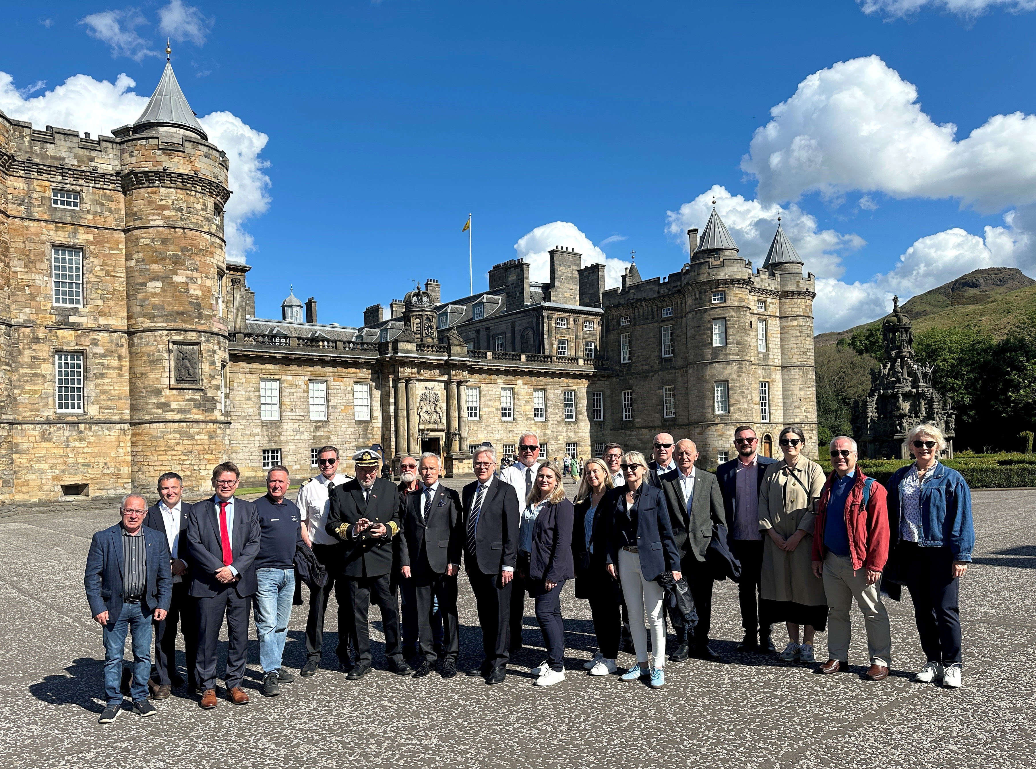 A happy group on shore leave in Edinburgh - Photo: Vest-Agder Museum